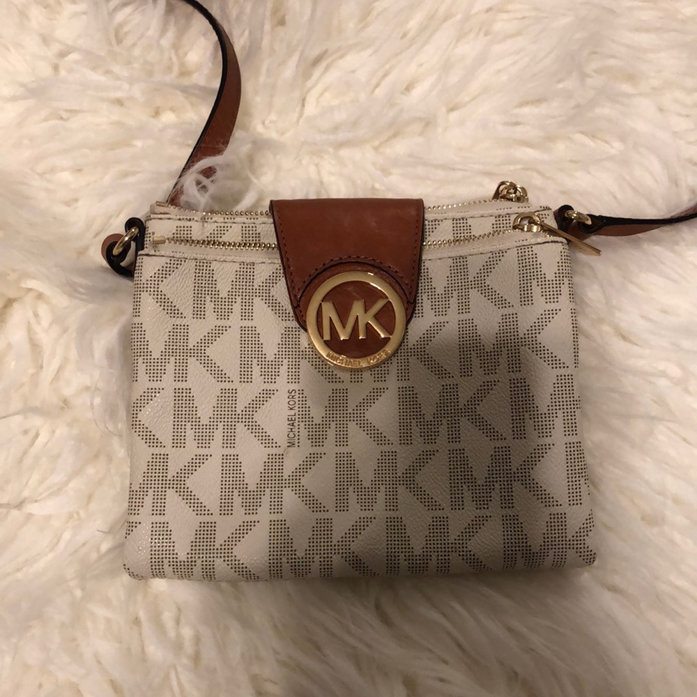 Michael Kors Signature Logo Crossbody